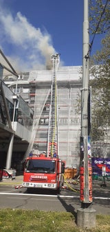 Großbrand in Wiener Donauzentrum: Feuer unter Kontrolle