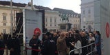 Großer Andrang vor dem Parlament