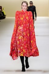 Hi-Tech, Eleganz und Tribute bei der Pariser Fashion Week