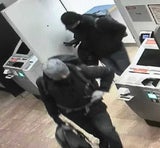 Millionen-Coups: Polizei fahndet nach diesen Bankräubern