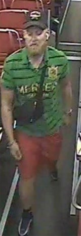 Masken-Sünder verprügeln Mann in ÖBB-Zug: Fahndung nach diesen Männern