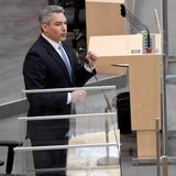 Wer macht Politikern die Haare schön?
