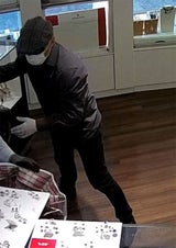 Polizei sucht diese Juwelier-Räuber