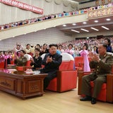 Kim Jong-un zeigt sich mit seiner Frau
