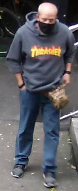 Wenn Sie diesen Mann sehen, rufen Sie die Polizei
