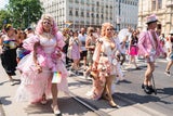 150.000 (!) feiern bei Regenbogenparade in Wien