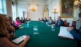 Regierung wirbt für Homeoffice & Hygienekonzepte