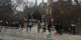 Mega-Schlange: Massen-Ansturm auf Wiener Eistraum | Trotz Lockdown