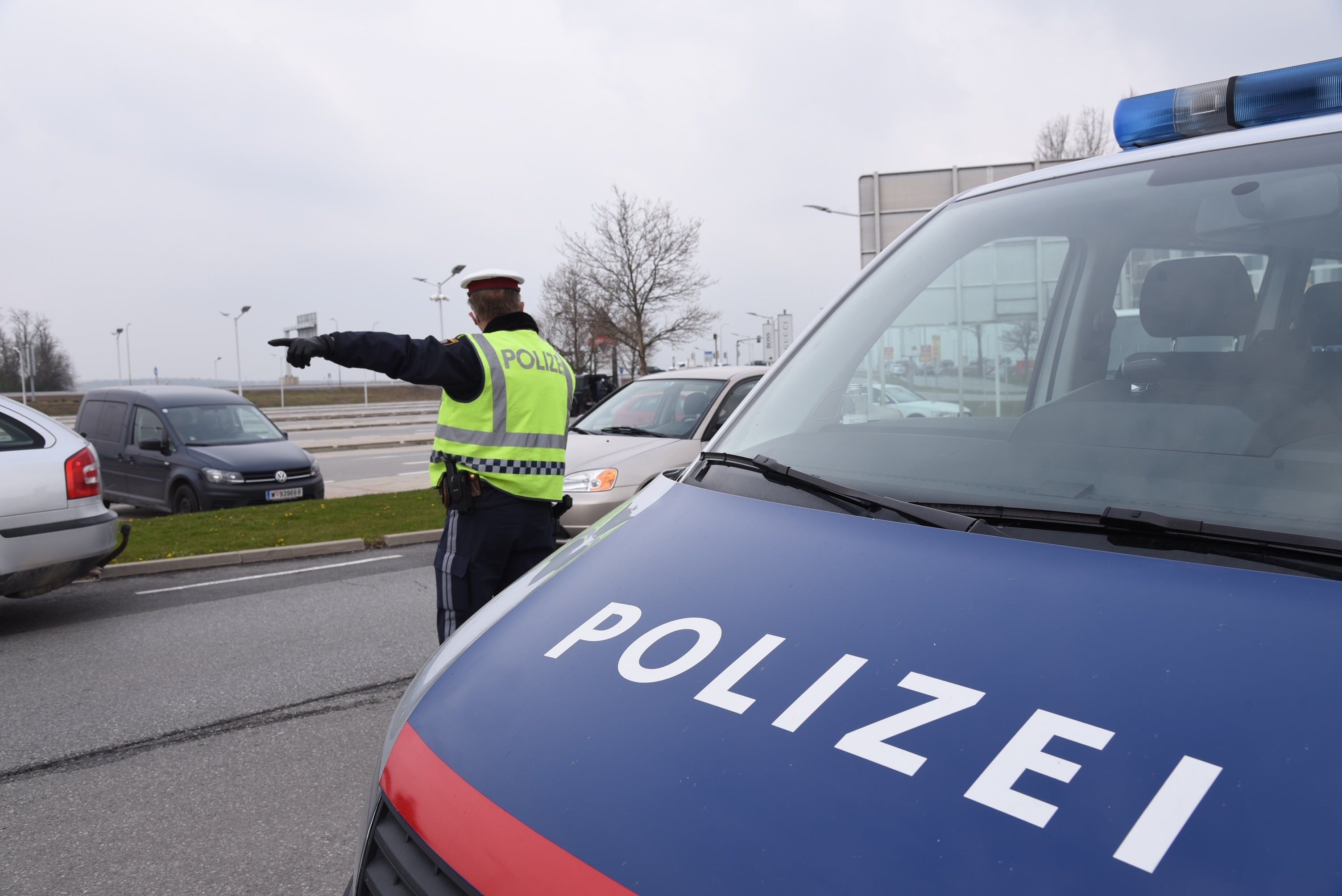 Der Polizist wollte den Raser aufhalten.