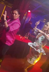Anna Netrebko als Party-Königin