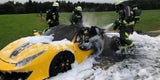 Ferrari fängt während der Fahrt Feuer