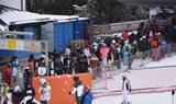 Massen ohne Maske und Abstand am Semmering