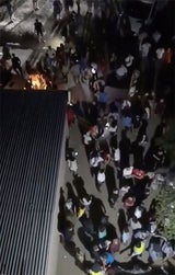 Wütender Mob macht Jagd auf Pädophilen