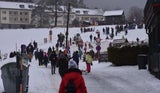 Massen ohne Maske und Abstand am Semmering