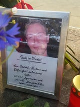 Teenie erschlägt dreifachen Vater