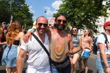 150.000 (!) feiern bei Regenbogenparade in Wien