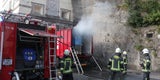 Brennender Lkw steckt in Klausentor fest