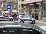 Bei Festnahme: Mutter stößt Kinderwagen um, Vater beißt Polizisten