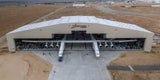 Weltgrößtes Flugzeug rollte aus Hangar
