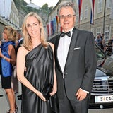 Nadja Bernhard mit Begleitung
