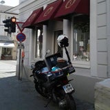 Polizei vor Hotel Sacher