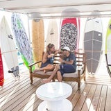 Pizzeria schwimmt mitten im Pazifik