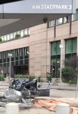 Alkolenker baut mit 100 km/h Crash vor Wiener Luxushotel