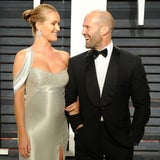Rosie Huntington-Whiteley strahlt mit Babybauch