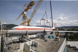 Flugzeug ist auf Hotel gelandet