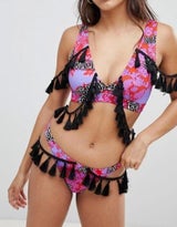 Schräge Bikinis