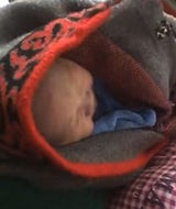 ER schmeißt sein Baby in den Müll