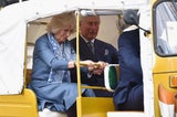 Prinz Charles & Camilla: In der Rikscha durch den Garten