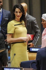 Amal Clooney: Die besten Schwangerschafts-Looks