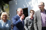 Charles und Camilla beim Heurigen