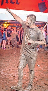 Schlammschlacht zum Start ins "Nova Rock"