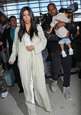 Kim Kardashian mit Familie auf dem Weg nach Armenien