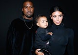 Kim Kardashian & Kanye West mit Nori in der Front Row