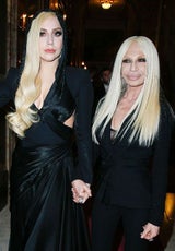 Lady Gaga & Donatella Versace: Doppeltes Lottchen bei Paris Fashion Week