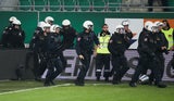 Rapid-Fans stürmen Platz nach Derby-Niederlage