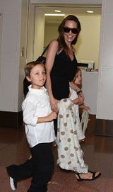 Angelina Jolie mit Pax, Shiloh, Knox und Vivienne in Japan