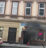 Flammen in Wohnung: Wienerin filmt seelenruhig