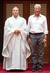 Richard Gere besuchte buddhistischen Tempel in Seoul