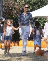 Jennifer Lopez: Mit Max und Emme Kürbis aussuchen