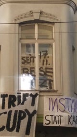 Vegane Anarchos besetzen Haus: Polizei will räumen