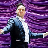 Robbie Williams swingt in der Stadthalle