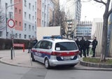 Wolfsgruß löst Massenschlägerei in Wien aus