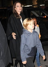 Angelina Jolie mit Töchtern unterwegs