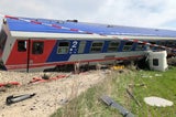 Zug in Wien crasht in Lkw – Mehrere Verletzte