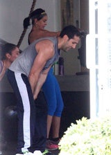 Teri Hatcher sportlich im Fitnessstudio
