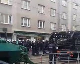Hausbesetzung: Anarchos betonierten sogar Türen zu